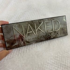 Urban Decay Naked Smoky Palette